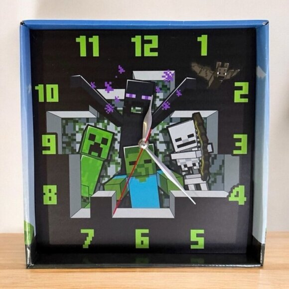 Minecraft Other - Minecraft Wall Clock Block Creeper Analog Quartz Battery Operated 11 in NEW NIB